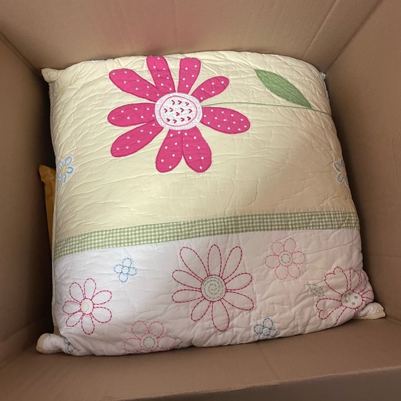 Pottery Barn Daisy Garden twin bedding set - Picture 5 of 9